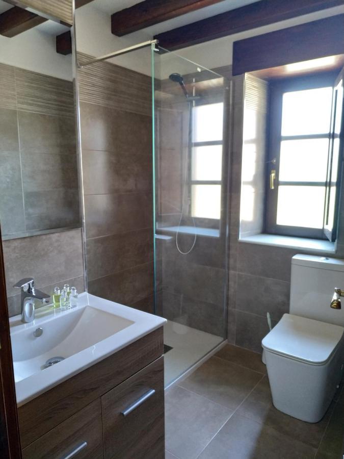 Apartamentos Llave De Santillana Santillana del Mar Bagian luar foto
