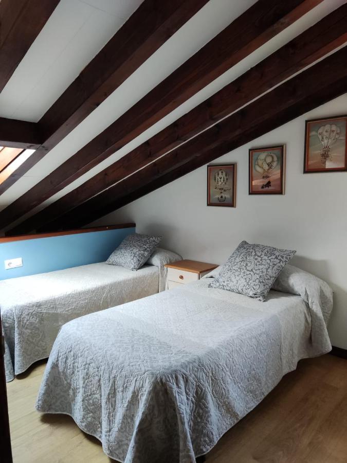 Apartamentos Llave De Santillana Santillana del Mar Bagian luar foto