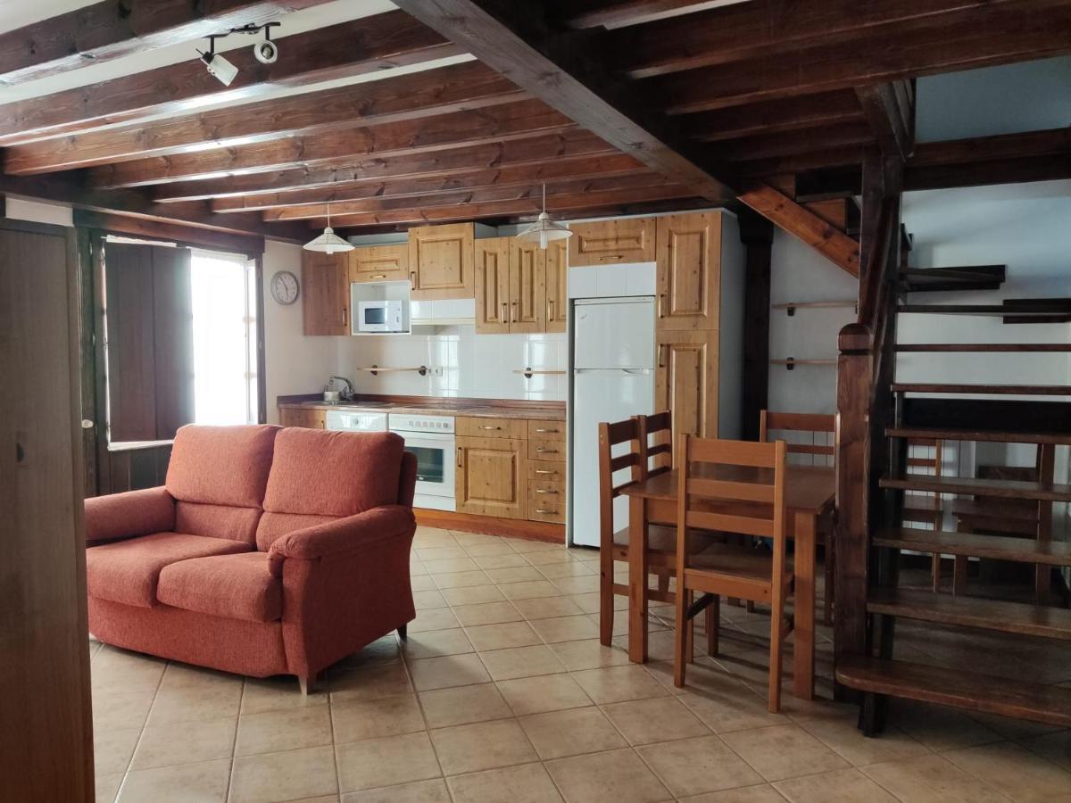 Apartamentos Llave De Santillana Santillana del Mar Bagian luar foto