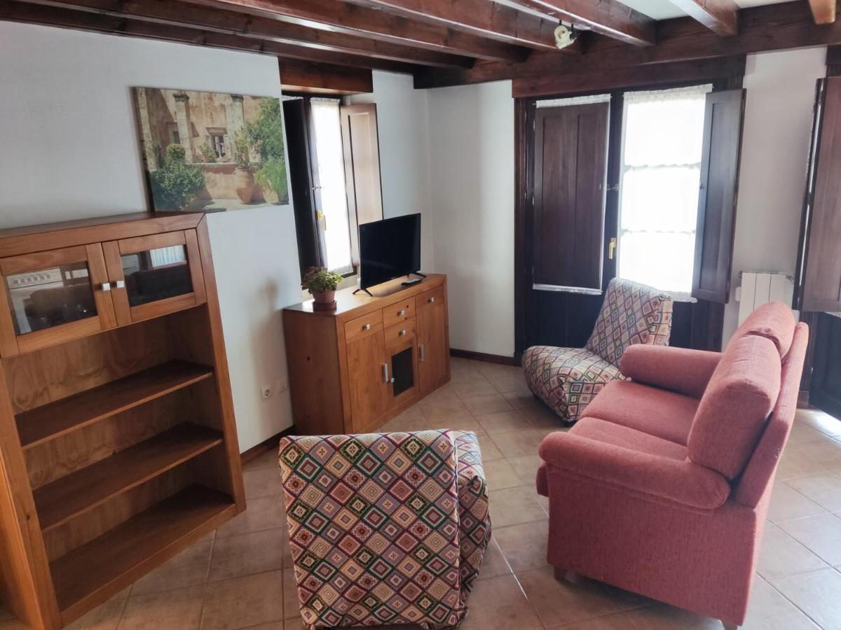 Apartamentos Llave De Santillana Santillana del Mar Bagian luar foto
