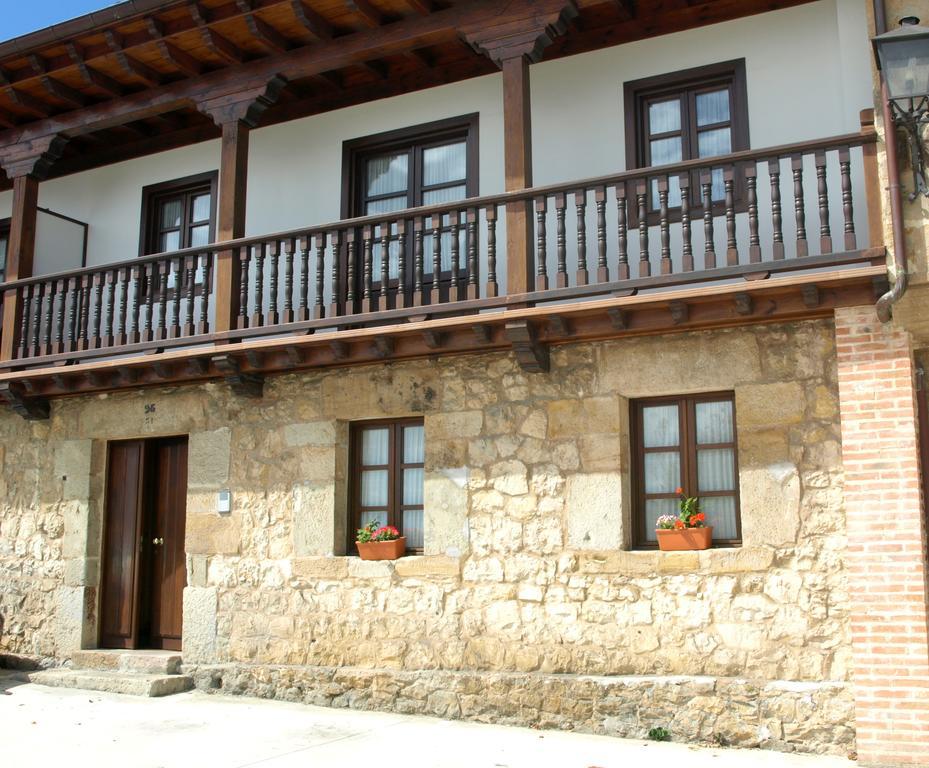 Apartamentos Llave De Santillana Santillana del Mar Ruang foto