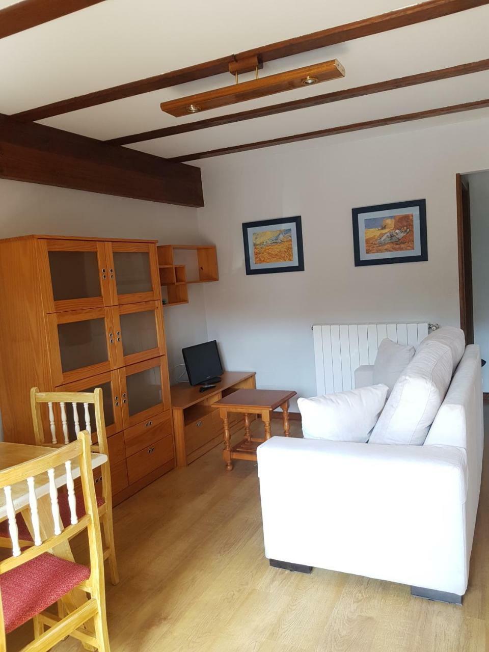 Apartamentos Llave De Santillana Santillana del Mar Bagian luar foto
